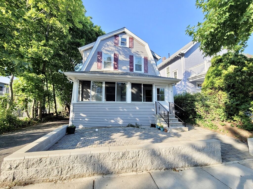 8 Bexley Rd Roslindale, MA 02131