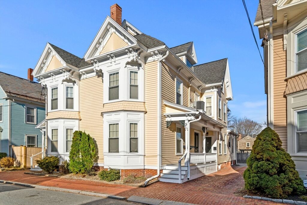 5 Horton St F Newburyport, MA 01950