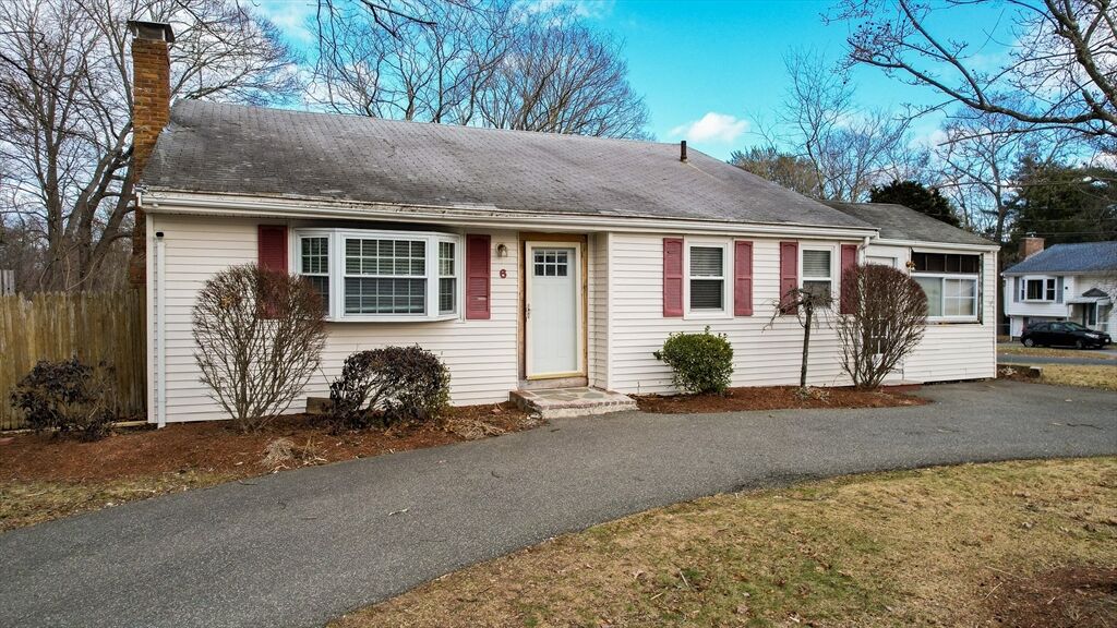 6 Indian Rd Holbrook, MA 02343