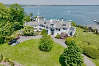 Photo of real estate for sale located at 4 Broadmere Way Marblehead, MA 01945