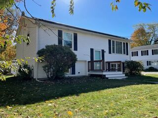 Photo of real estate for sale located at 40 West Ave Kingston, MA 02364