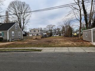 Photo of real estate for sale located at 15 Mechanic Mattapoisett, MA 02739