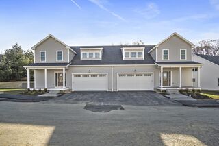 Photo of real estate for sale located at 24 Salisbury Hill Blvd Worcester, MA 01609