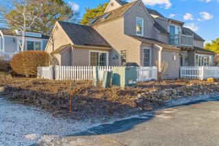 Photo of real estate for sale located at 6 Hammock Pond Mashpee, MA 02649