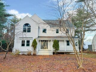 Photo of real estate for sale located at 11 Parkway Ln Marion, MA 02738