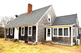 Photo of real estate for sale located at 164 Acushnet Rd Mattapoisett, MA 02739