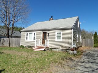 Photo of real estate for sale located at 2620 Cranberry Highway Wareham, MA 02571