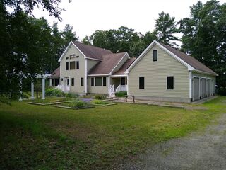 Photo of real estate for sale located at 153 County Rd Rochester, MA 02576