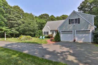 Photo of real estate for sale located at 18 Willow Nest Ln Falmouth, MA 02556