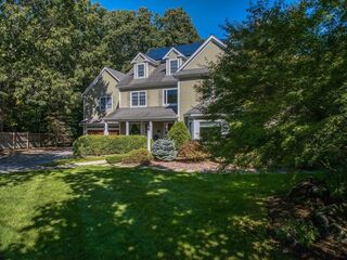 Photo of real estate for sale located at 34 Middleby Lexington, MA 02421