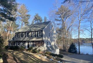 Photo of real estate for sale located at 28 Apple Hill Lane Duxbury, MA 02332