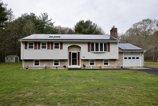 Photo of real estate for sale located at 320 New Boston Rd Fairhaven, MA 02719