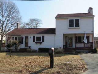 Photo of real estate for sale located at 5 Stephens Ave Wareham, MA 02571
