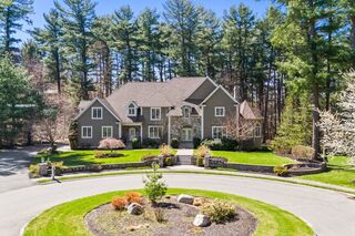 Photo of real estate for sale located at 6 Joseph Lane Lynnfield, MA 01940