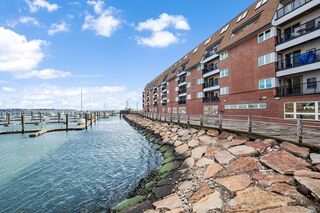 Photo of real estate for sale located at 154 Lynnway Lynn, MA 01902