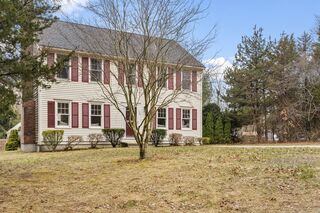 Photo of real estate for sale located at 102R Manomet Point Rd Plymouth, MA 02360