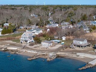 Photo of real estate for sale located at 8 Howard Beach Mattapoisett, MA 02739