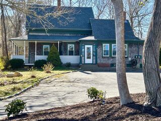 Photo of real estate for sale located at 8 Short Neck Road Wareham, MA 02751