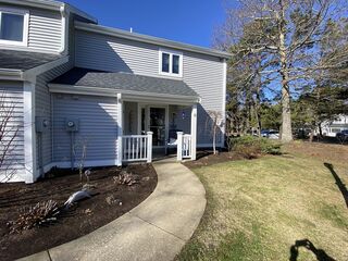 Photo of real estate for sale located at 8 Westcliff Dr Plymouth, MA 02360