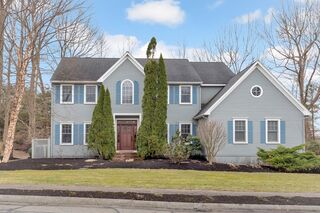 Photo of real estate for sale located at 10 Holly Ln Beverly, MA 01915