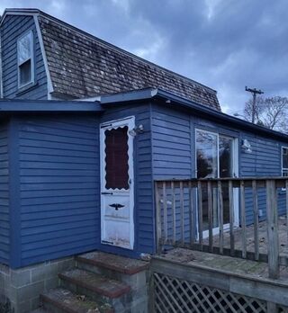 Photo of real estate for sale located at 19 East Ave Kingston, MA 02364
