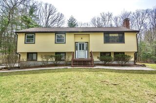Photo of real estate for sale located at 544 Prentice St Holliston, MA 01746