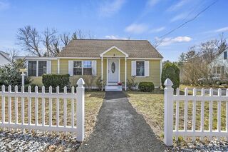 Photo of real estate for sale located at 8 Alpine Street Billerica, MA 01862