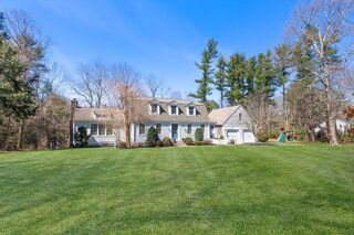 Photo of real estate for sale located at 28 Christina Court Duxbury, MA 02332