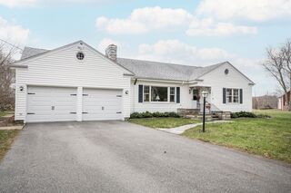 Photo of real estate for sale located at 663 American Legion Hwy Westport, MA 02790
