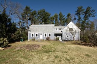 Photo of real estate for sale located at 4 Nottingham Dr Kingston, MA 02364