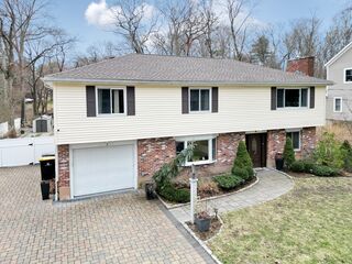 Photo of real estate for sale located at 6 Nancy Lane Framingham, MA 01701