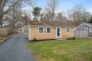 Photo of real estate for sale located at 7 Circuit Rd W Yarmouth, MA 02673