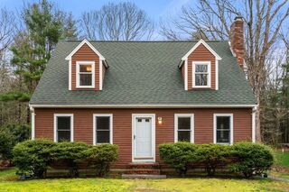 Photo of real estate for sale located at 137 Chestnut St Duxbury, MA 02332