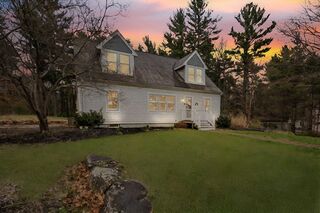 Photo of real estate for sale located at 303 Lake Shore Dr Duxbury, MA 02332