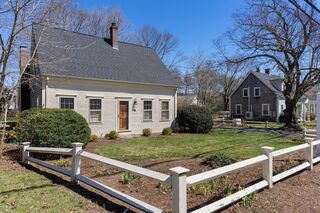 Photo of real estate for sale located at 43 Chestnut Street Duxbury, MA 02332