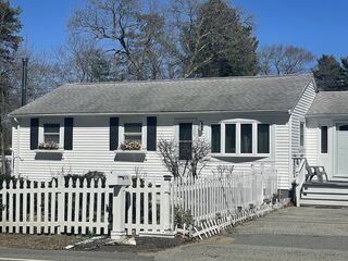 Photo of real estate for sale located at 1050 Chandler St Tewksbury, MA 01876