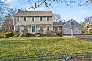 Photo of real estate for sale located at 4 Longview Drive Chelmsford, MA 01824