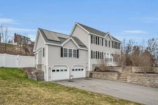 Photo of real estate for sale located at 36 Lexington Cir Leominster, MA 01453