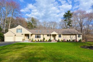 Photo of real estate for sale located at 2 Spring St Medway, MA 02053