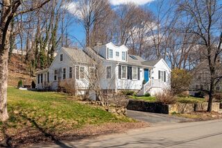 Photo of real estate for sale located at 29 Simmons Rd Hingham, MA 02043