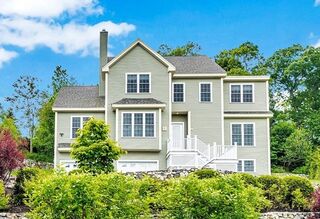 Photo of real estate for sale located at 4 Patriot Way Melrose, MA 02176