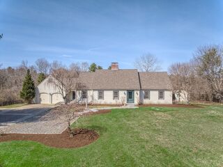 Photo of real estate for sale located at 91 Gretchen Lane Holliston, MA 01746