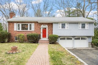 Photo of real estate for sale located at 3 Knoll Road Lynnfield, MA 01940