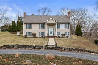 Photo of real estate for sale located at 39 Braunecker Rd Plymouth, MA 02360