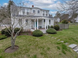 Photo of real estate for sale located at 55 North St Mattapoisett, MA 02739