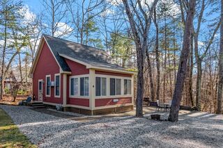 Photo of real estate for sale located at 4 Acorn Lane Westford, MA 01886