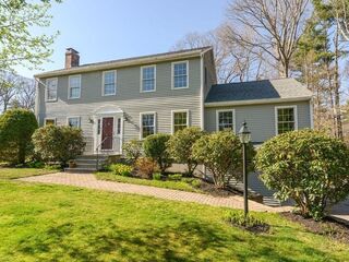 Photo of real estate for sale located at 7 Angelo Way Franklin, MA 02038