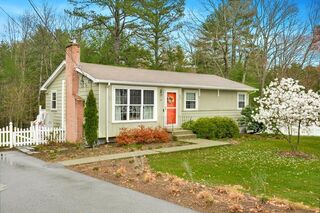 Photo of 20 Oakview Circle Medway, MA 02053