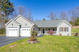 Photo of 5 Lakeview Dr Shirley, MA 01464