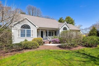 Photo of real estate for sale located at 8 Tracy Cir Falmouth, MA 02536